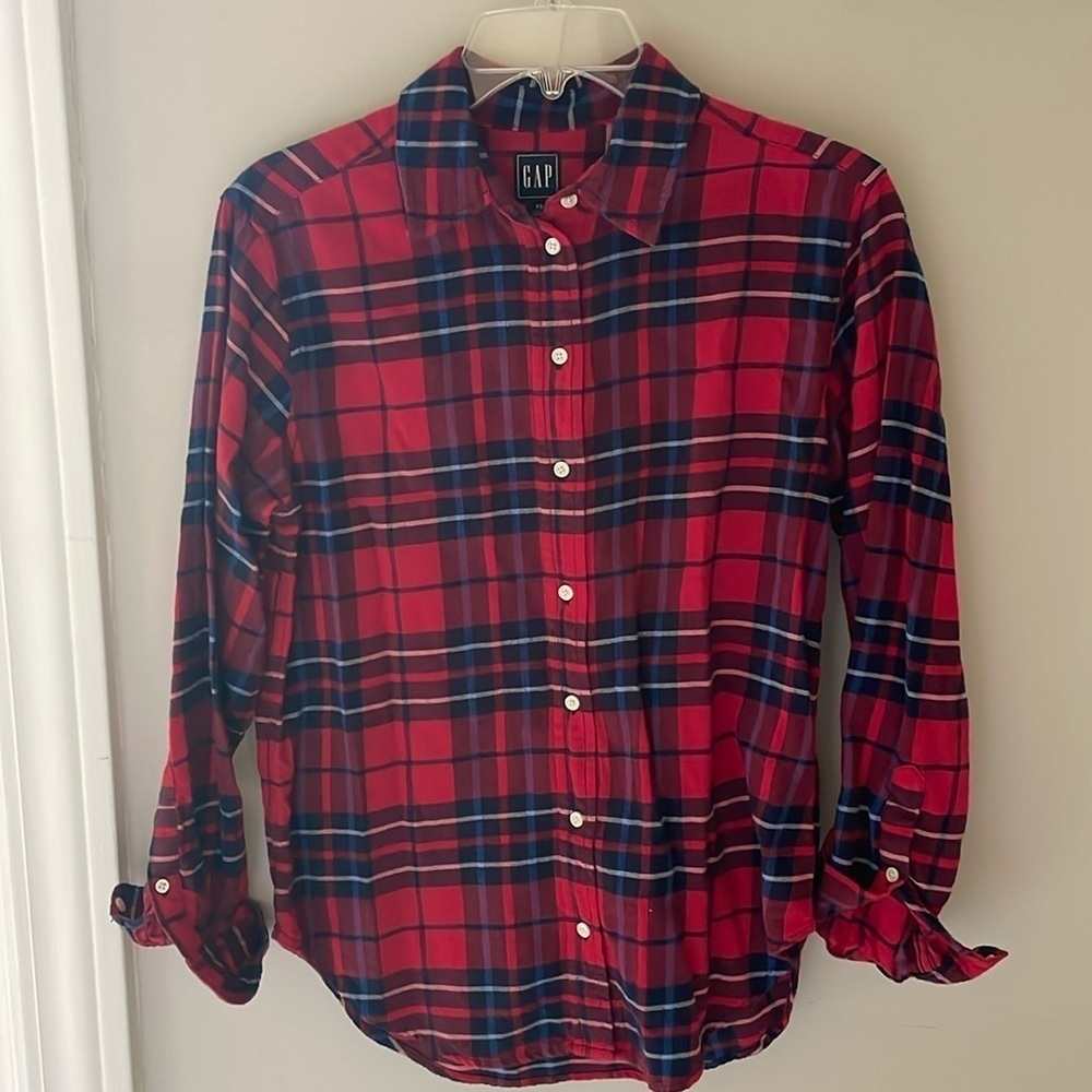GAP Women XS Red Blue Flannel Plaid Button Down Long Sleeve Shirt